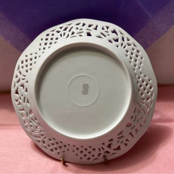 Schumann Arzberg Bavaria Germany Reticulated Bowl Wild flower Gold Trim.No chips - Picture 3 of 3